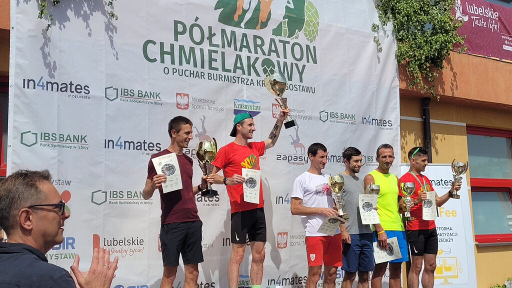 wręczanie nagród na Półmaratonie Chmielakowym - in4mates